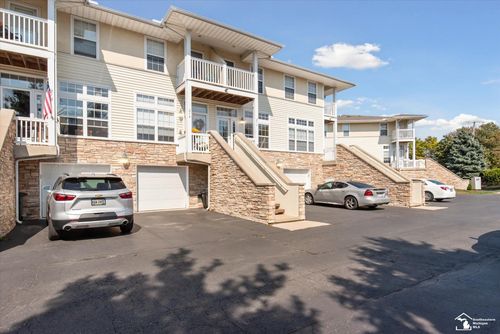 216 Beachwalk Trl, Luna Pier, MI, 48157-9401 | Card Image