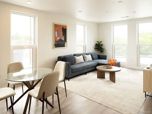 200-639 29th St, Denver, CO, 80205-5811 | Card Image