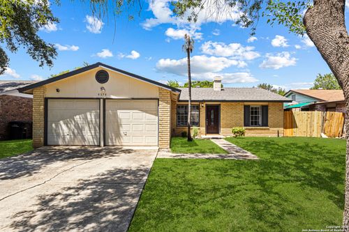 9379 Valley Bnd, San Antonio, TX, 78250-3958 | Card Image