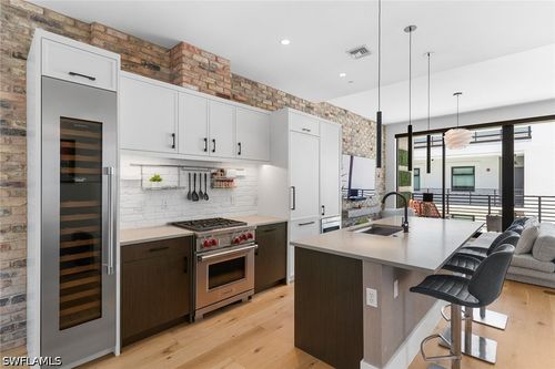 311-850 Central Ave, NAPLES, FL, 34102-6021 | Card Image