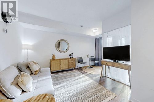 518-250 Lawrence Ave W, Toronto, ON, M5M1B2 | Card Image