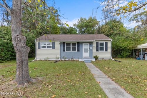 121 Bryan St, Jacksonville, NC, 28540-6017 | Card Image