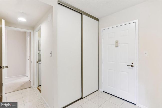 1-424 - 15101 Interlachen Dr, Condo with 2 bedrooms, 2 bathrooms and null parking in SILVER SPRING MD | Image 7