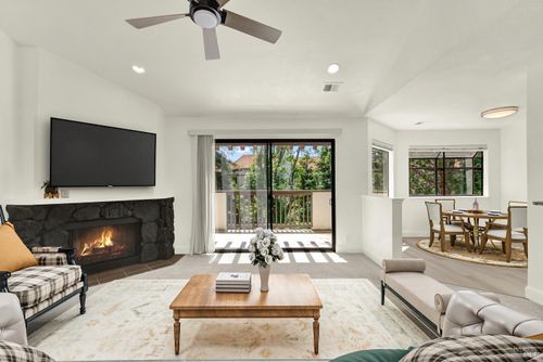 apt-215-21100 Gary Dr, Castro Valley, CA, 94546-6109 | Card Image