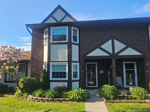 10 Sunhollow Ct, Deer Park, NY, 11729-5616 | Card Image