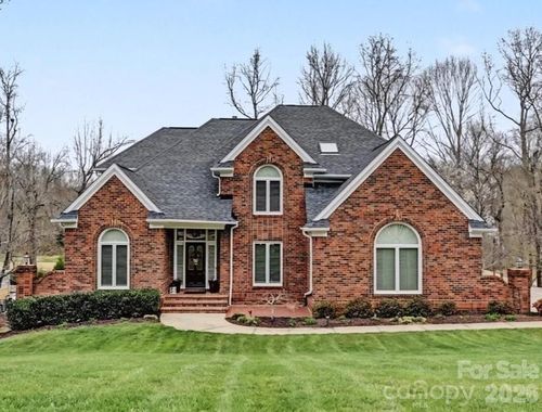 18801 River Falls Dr, Davidson, NC, 28036-8856 | Card Image