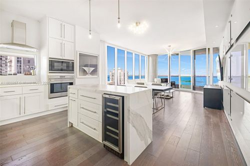 apt-2001-2020 N Bayshore Dr, Miami, FL, 33137-5166 | Card Image