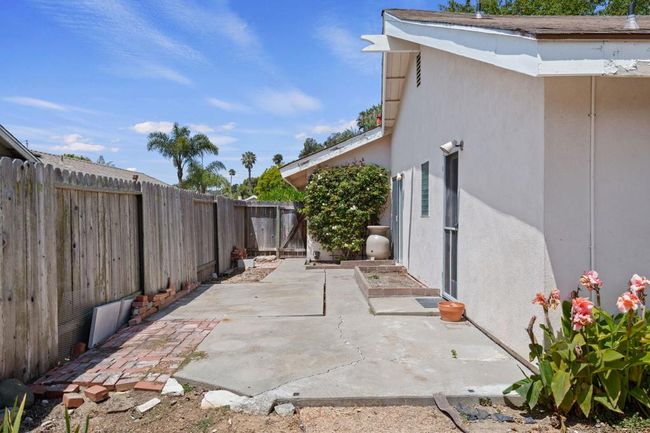 20-web-or-mls-20 - Side Patio | Image 20