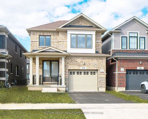 32 Crossmore Cres, Cambridge, ON, N1S0C7 | Card Image