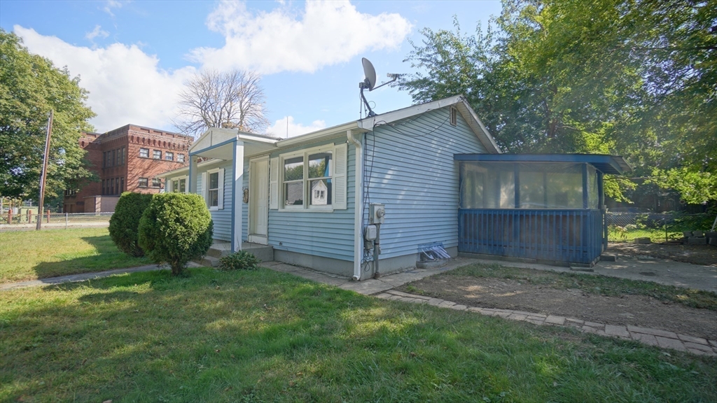 Abbe Ave, Springfield, MA 01107