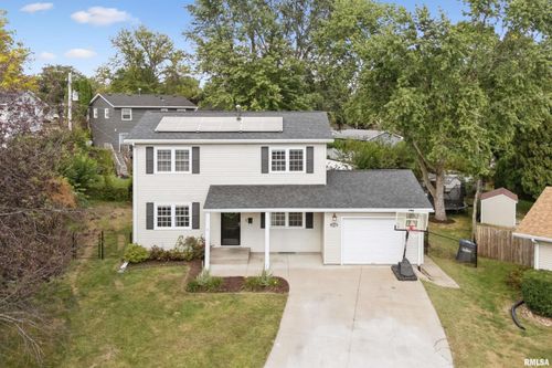 2821 Hillside Ct, Bettendorf, IA, 52722-2915 | Card Image