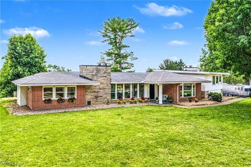 3 Meadowcrest Drive, Parkersburg, WV, 26104 | Card Image