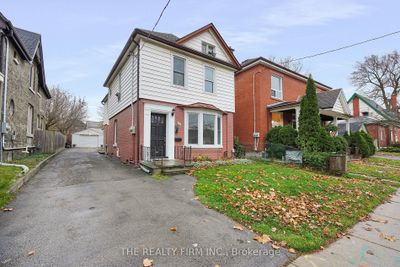 893 Queens Ave, Home with 3 bedrooms, 3 bathrooms and 6 parking in London ON | Image 1