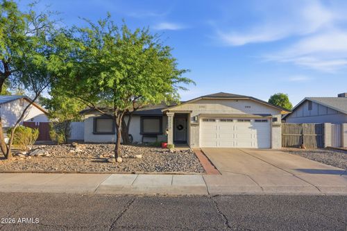 11113 W Roma Ave, Phoenix, AZ, 85037-5313 | Card Image
