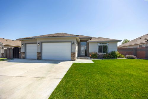 6988 W 31st Ave, Kennewick, WA, 99338-2546 | Card Image