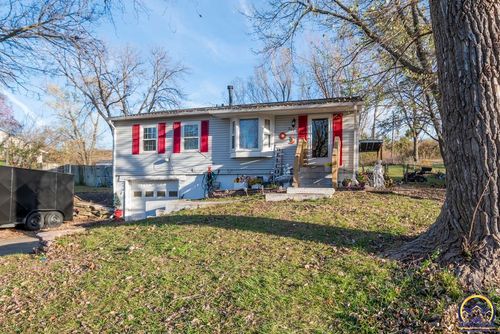 3212 Sw Skyline Dr W, Topeka, KS, 66614-3919 | Card Image