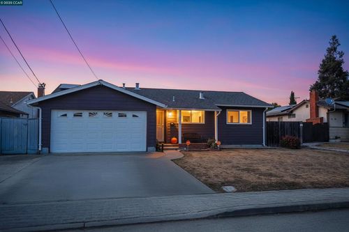 2275 Meadowlark St, San Pablo, CA, 94806-1029 | Card Image