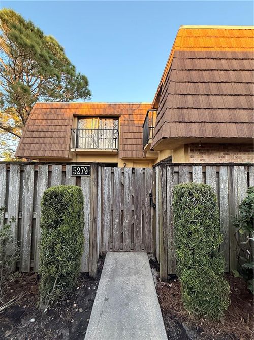 626-5279 Coral Ct, ORLANDO, FL, 32811-6707 | Card Image