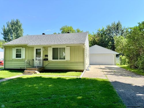 922 19th St S, Fargo, ND, 58103-2930 | Card Image