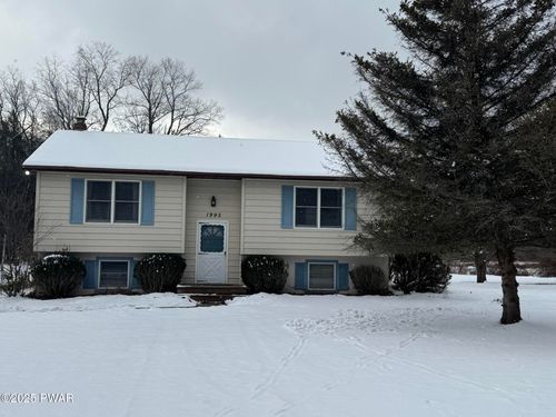 1995 Creek Dr, Waymart, PA, 18472-4503 | Card Image