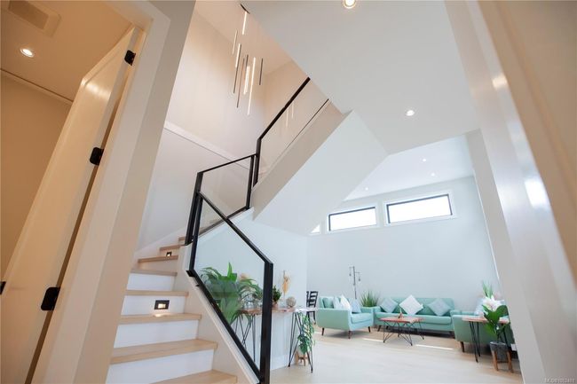 850 Snowdrop Ave, House other with 6 bedrooms, 6 bathrooms and 5 parking in Victoria BC | Image 26