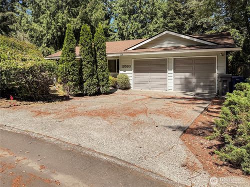 13530 Ne 78th Pl, Redmond, WA, 98052-4055 | Card Image