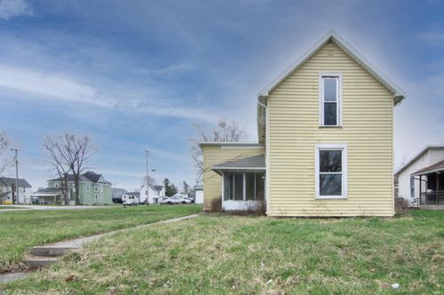 407 W Windsor St, Montpelier, IN, 47359-1057 | Card Image