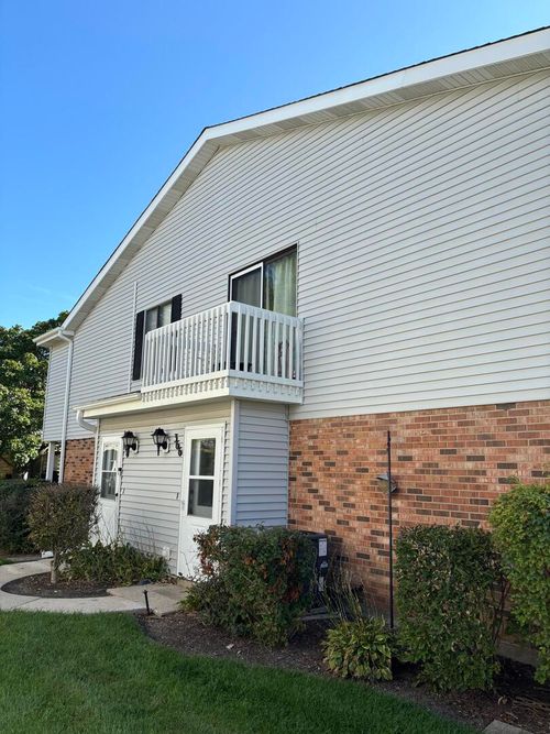 366-366 Washington Ct, Vernon Hills, IL, 60061-1342 | Card Image