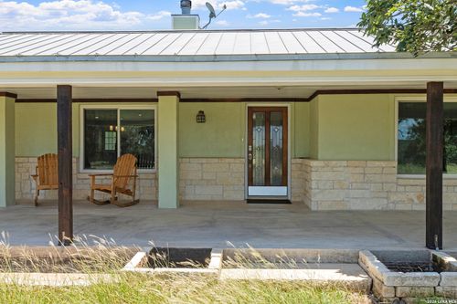 110 Live Oak Ln, Kerrville, TX, 78028-2011 | Card Image