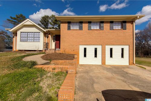 640 Parsons Dr, HUEYTOWN, AL, 35023-2574 | Card Image