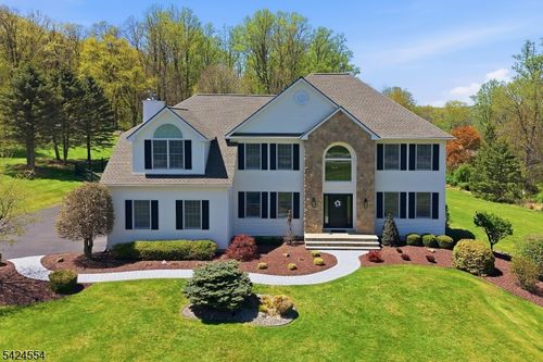 1 Samantha Ln, Califon, NJ, 07830-3552 | Card Image