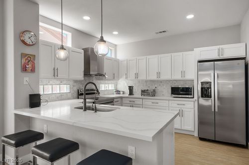 2620 Hanging Rock Dr, Las Vegas, NV, 89134-7314 | Card Image