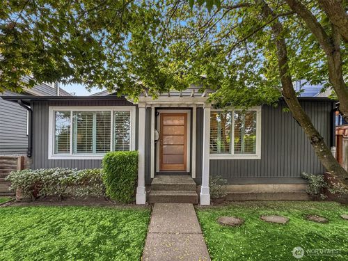 607 23rd Ave E, Seattle, WA, 98112-4703 | Card Image