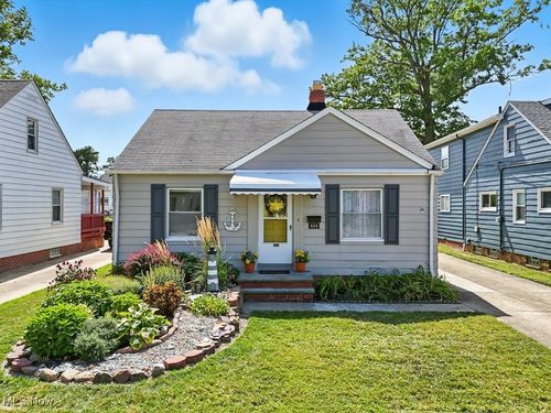 444 E 326th St, Willowick, OH, 44095-3318 | Card Image