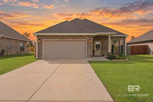 6913 Summerset Dr, Gulf Shores, AL, 36542-8919 | Card Image