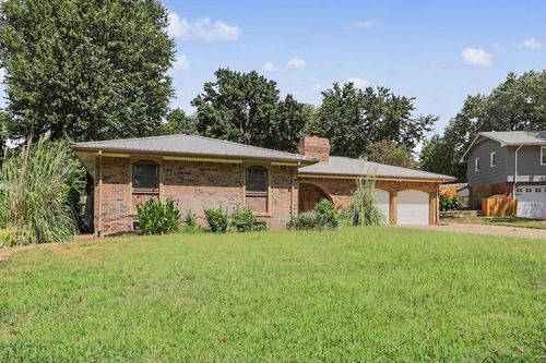 1306 E Brookfield Lane, Derby, KS, 67037 | Card Image