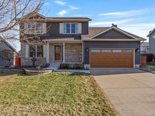 6125 N Thornwood Ave, Davenport, IA, 52806-2792 | Card Image