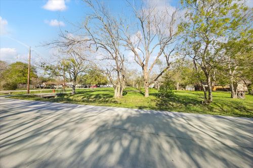 3109 Texas Ave, Dickinson, TX, 77539-5653 | Card Image