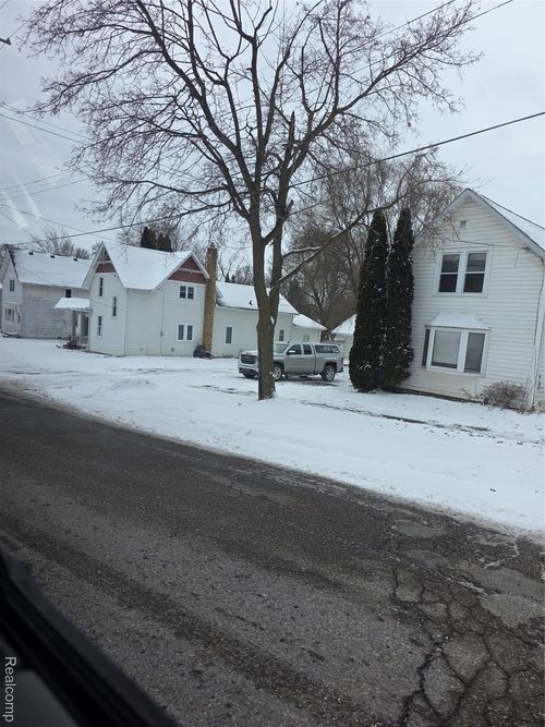 315 Maple St, Flushing, MI, 48433-1651 | Card Image