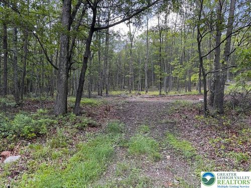5 Foothill Blvd, Effort, PA, 18330 | Card Image