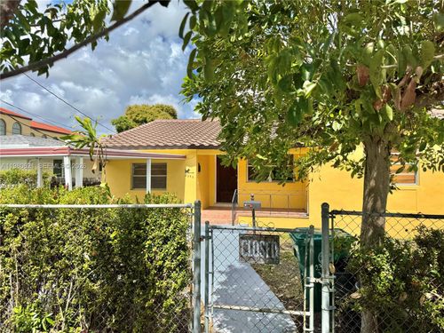 2395 Sw 2nd St, Miami, FL, 33135-1518 | Card Image