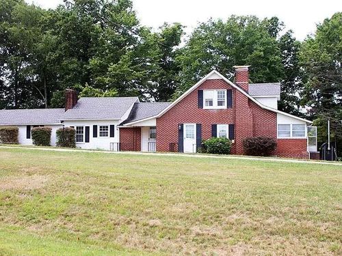 124 Collinstown Rd, Stuart, VA, 24171-3627 | Card Image