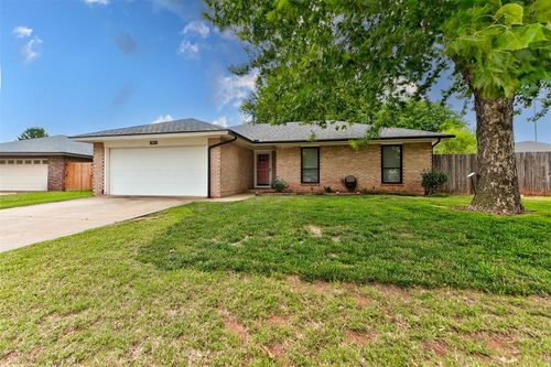 630 S Heights Dr, Mustang, OK, 73064-3407 | Card Image