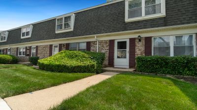 1549 Mckool Avenue, Condo with 2 bedrooms, 1 bathrooms and null parking in Streamwood IL | Image 2