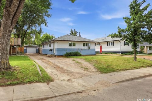 917 Av S N, Saskatoon, SK, S7L3A7 | Card Image