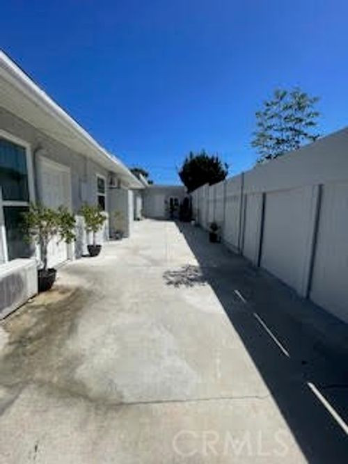 d-4628 W Simmons Ave, Orange, CA, 92868-1441 | Card Image