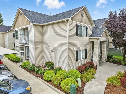 5815 N Garrett St, Garden City, ID, 83714-1703 | Card Image