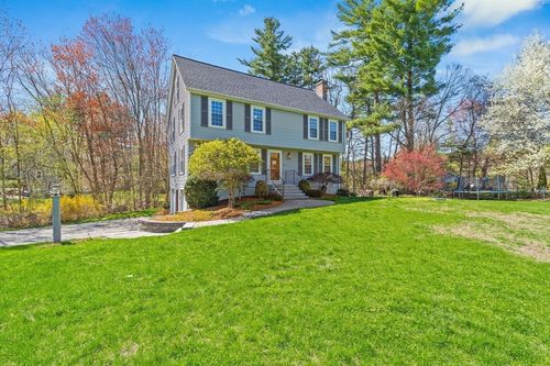 18 Villanova Dr, Westford, MA, 01886-1960 | Card Image
