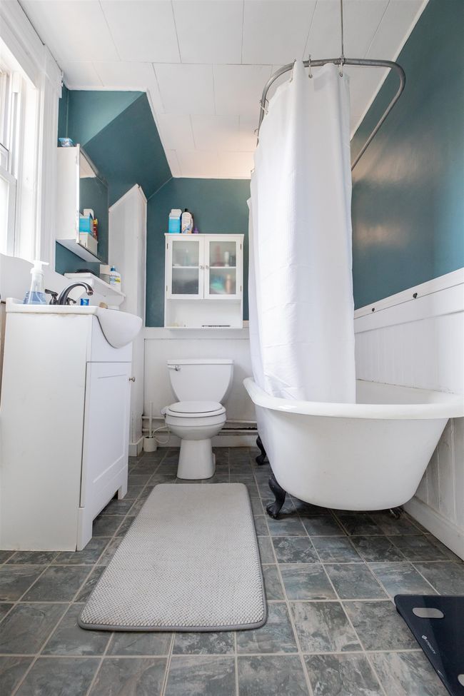 442 Mammoth Rd, House other with 3 bedrooms, 2 bathrooms and null parking in Manchester NH | Image 19