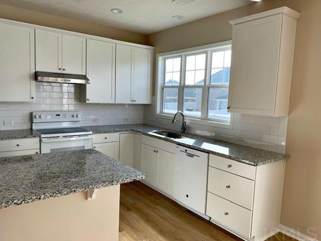 5621 Camden Dr, House other with 4 bedrooms, 3 bathrooms and null parking in Newburgh IN | Image 6